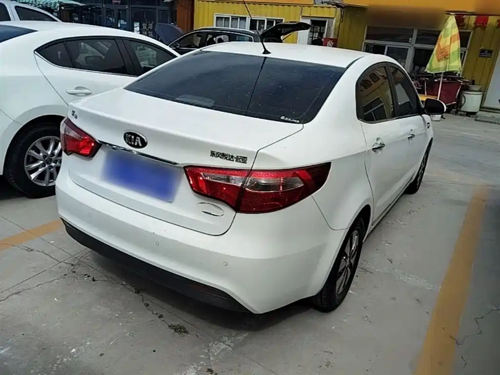 Kia K2 2012 Sedan 1.4L AT GLS Commemorative Edition фото 7