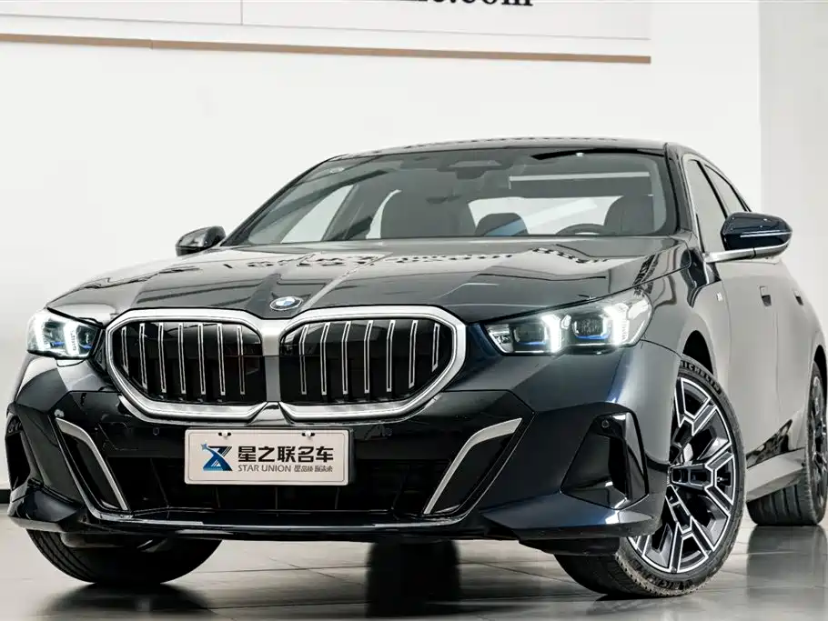 BMW 5 Series 2025 530Li Premium M Sport Package фото 3
