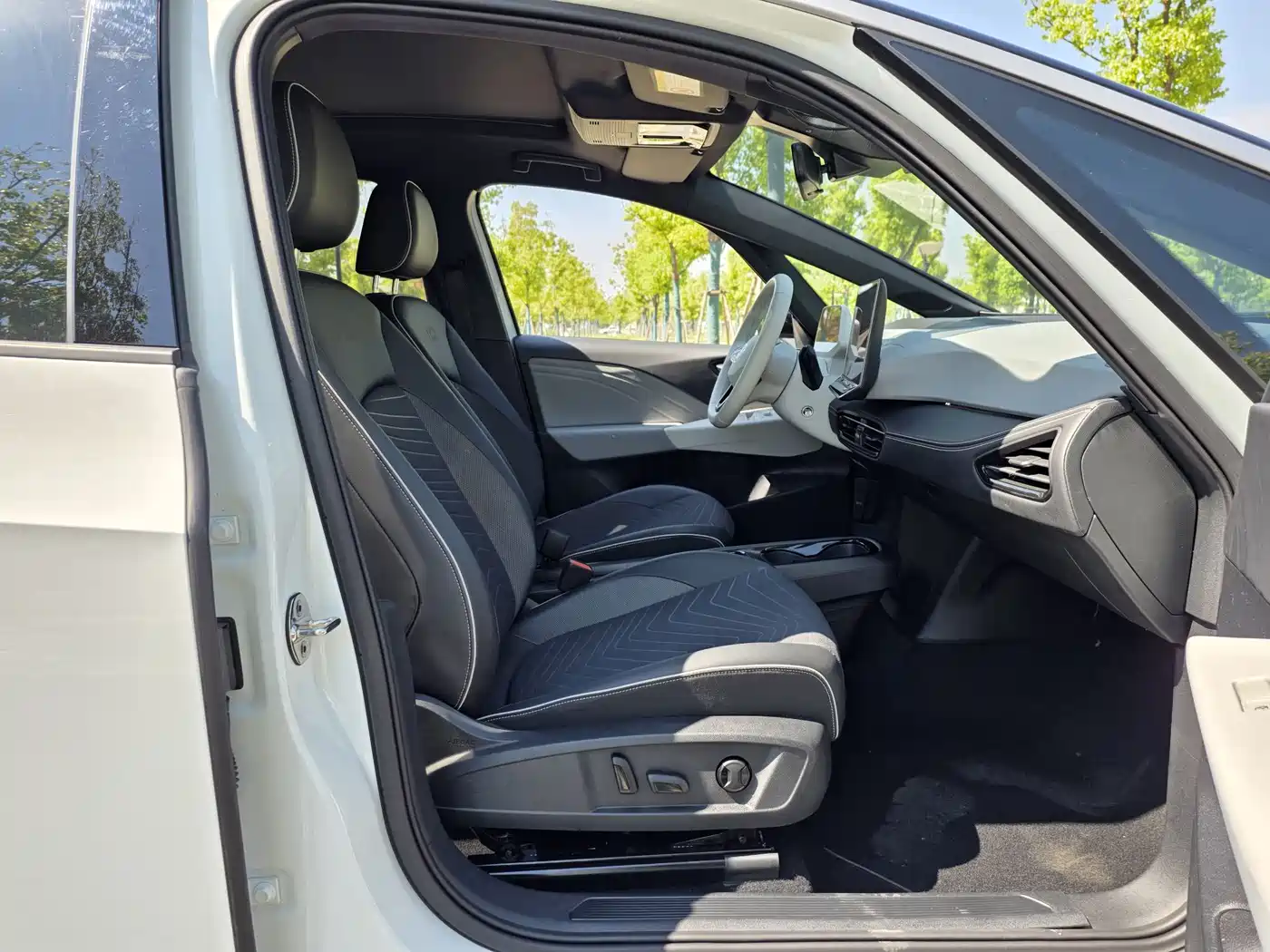 Volkswagen ID.3 2025 Smart Outstanding Edition фото 12