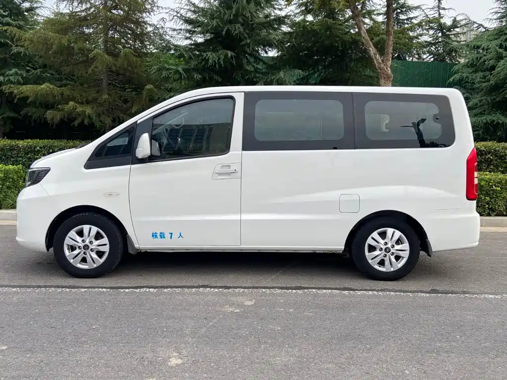 JAC Refine M3 2016 2016 IKEA Edition 1.6L Luxury Smart