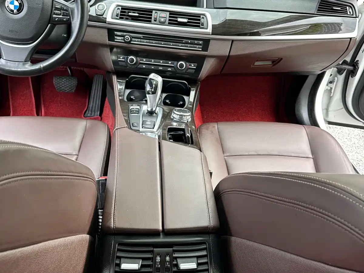 BMW 5 Series 2017 525Li Luxury Design Package фото 16