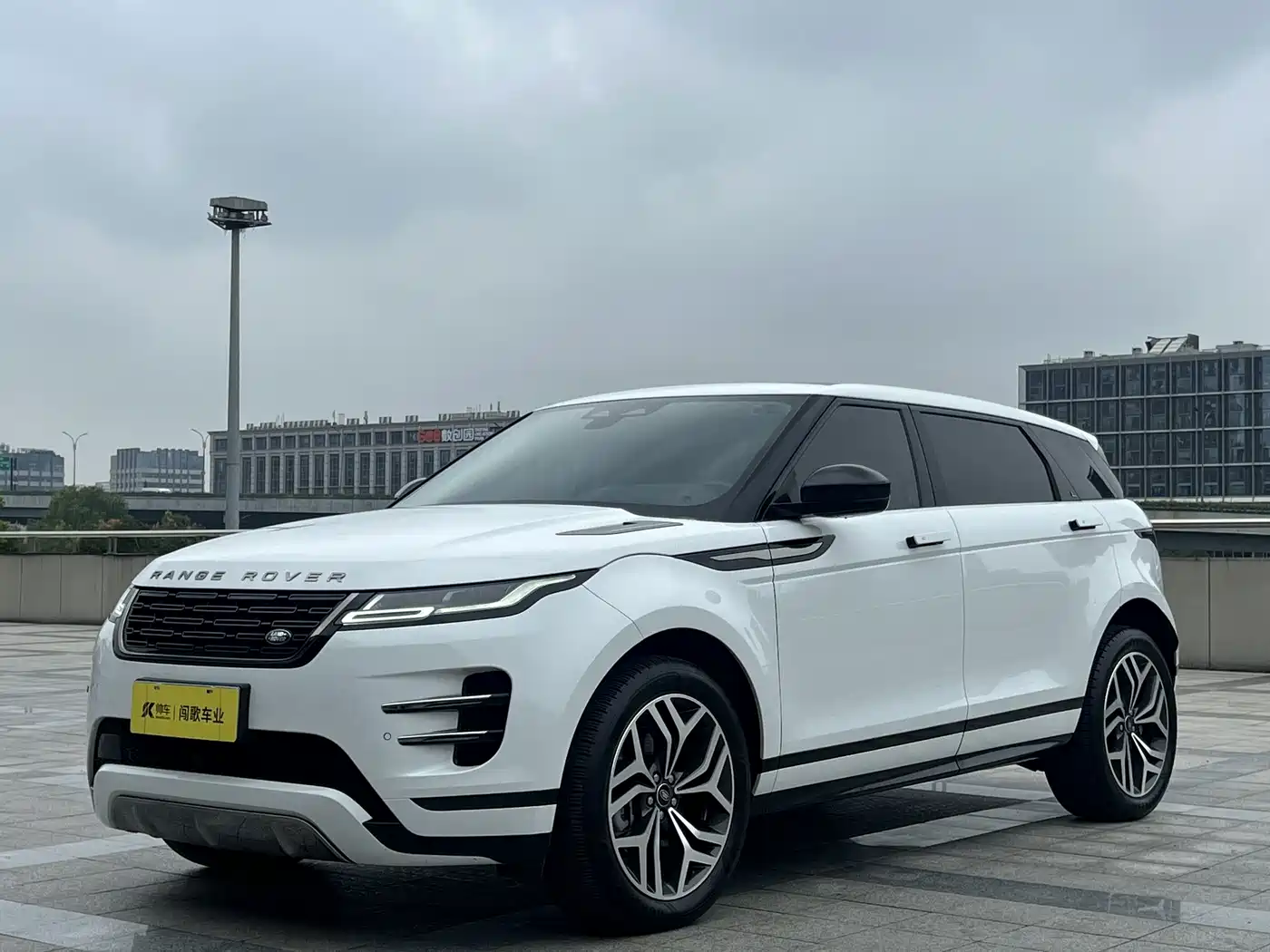 Land Rover Range Rover Evoque 2024 Range Rover Evoque L 249PS Light Master Edition