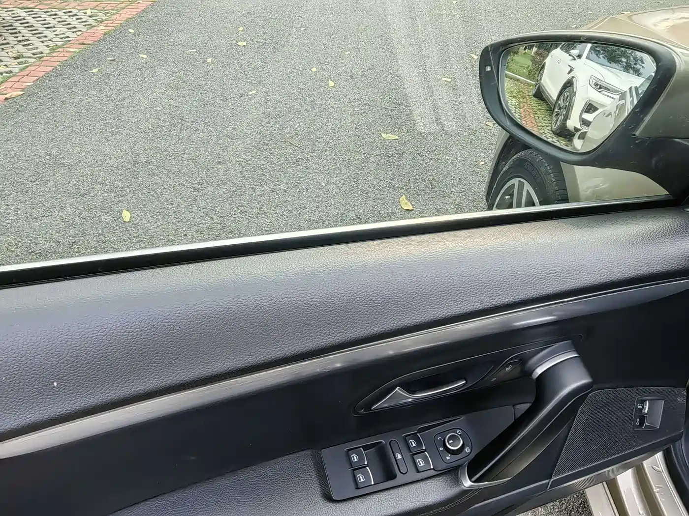 Volkswagen FAW-Volkswagen CC 2016 Model 1.8TSI Premium фото 10
