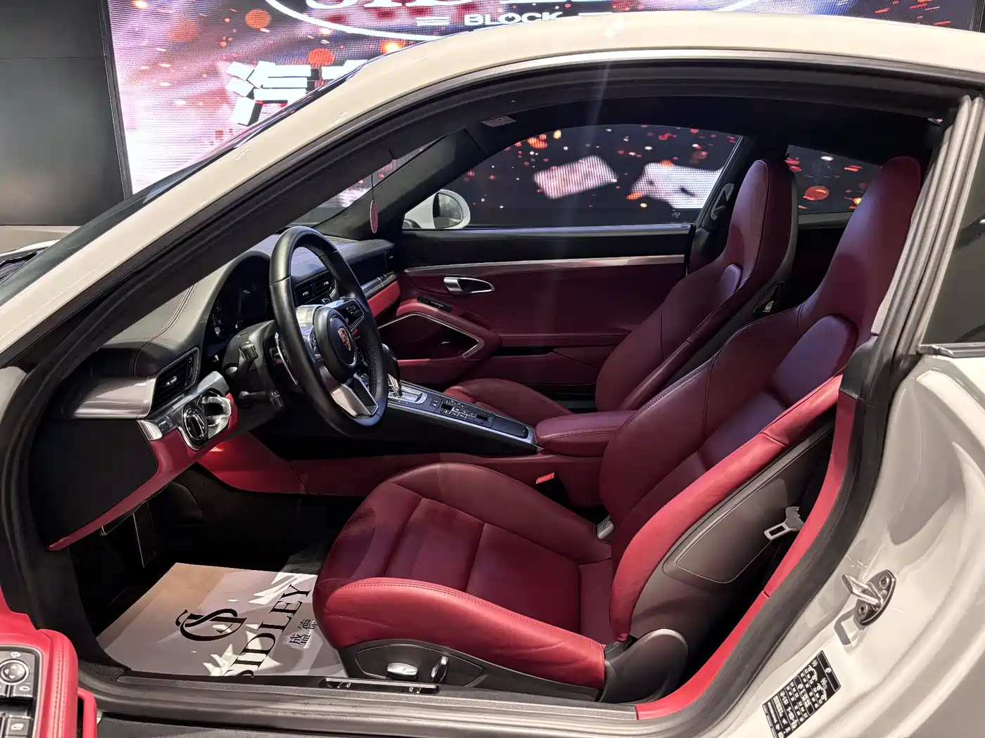 Porsche 911 2016 Carrera 3.0T фото 18