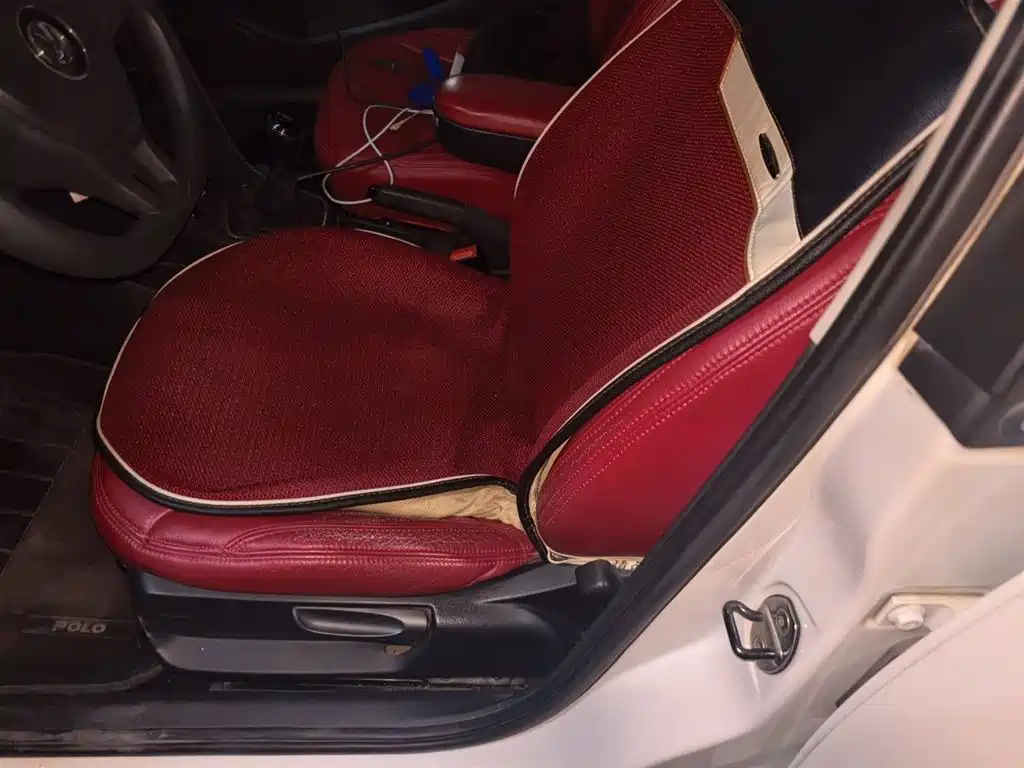 Volkswagen Polo 2014 1.4L Manual Comfort Edition фото 8