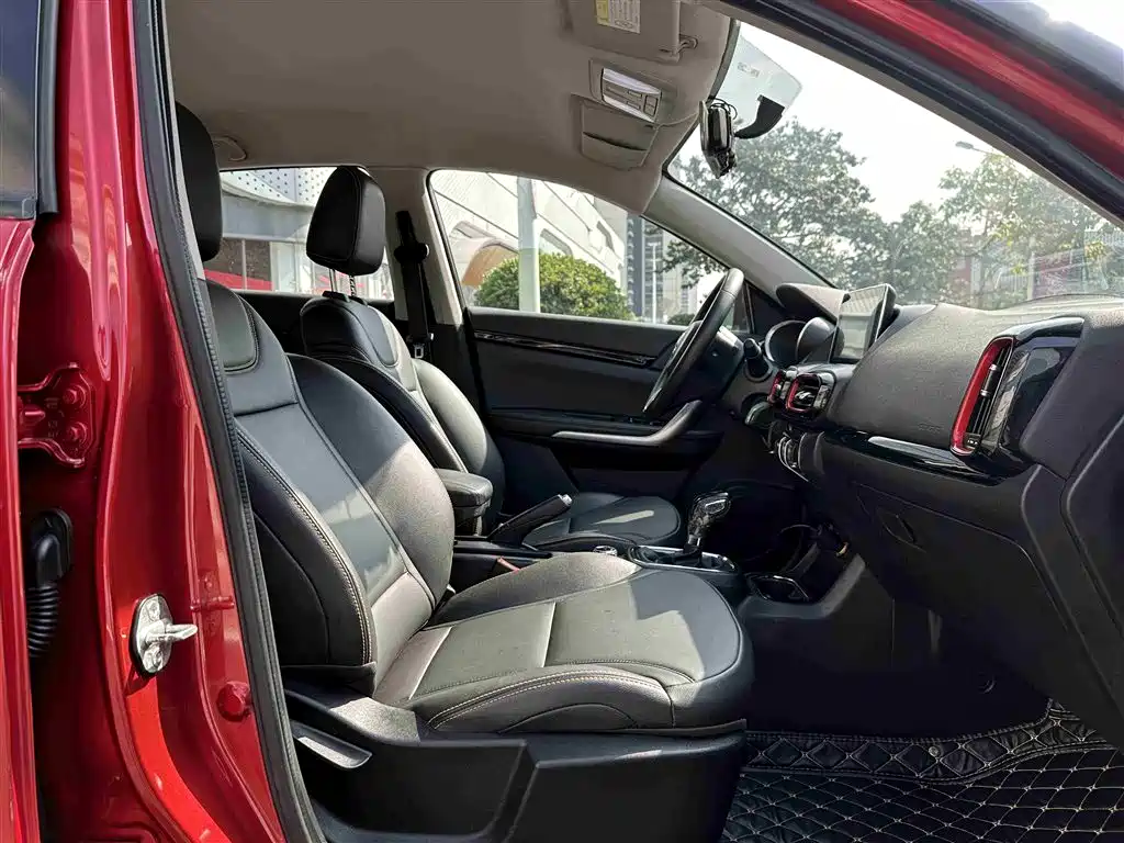 Dongfeng Aeolus Dongfeng Fengshen AX4 2018 2017 1.6L DCT Trendy