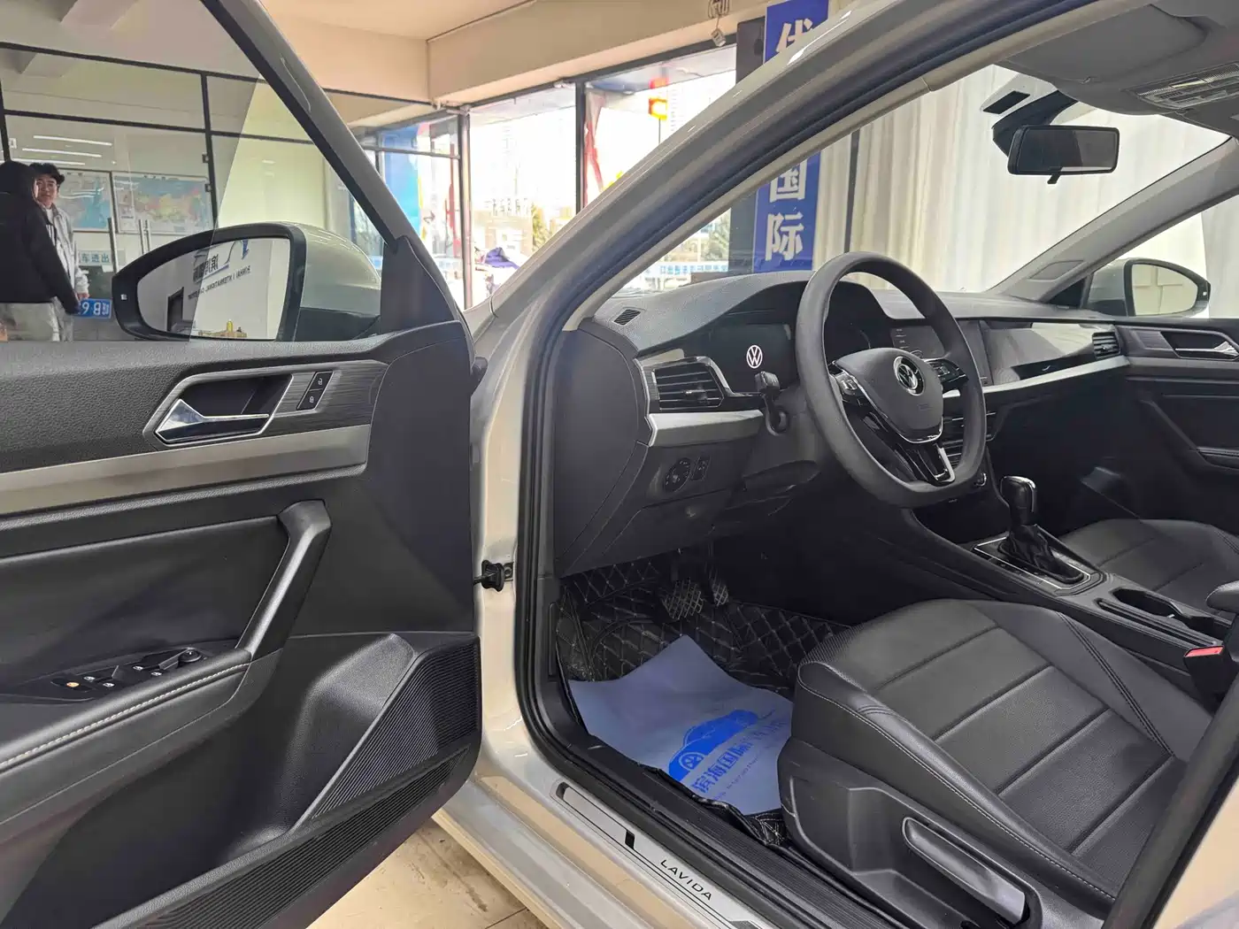 Volkswagen Lavida 2022 1.5L Auto Comfort Edition фото 7