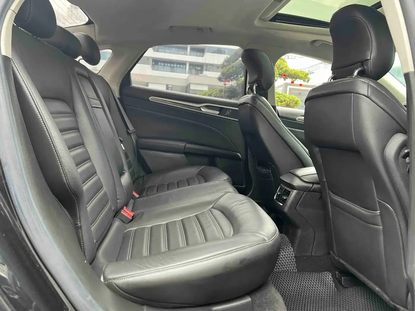 Фото 8 - Ford Mondeo