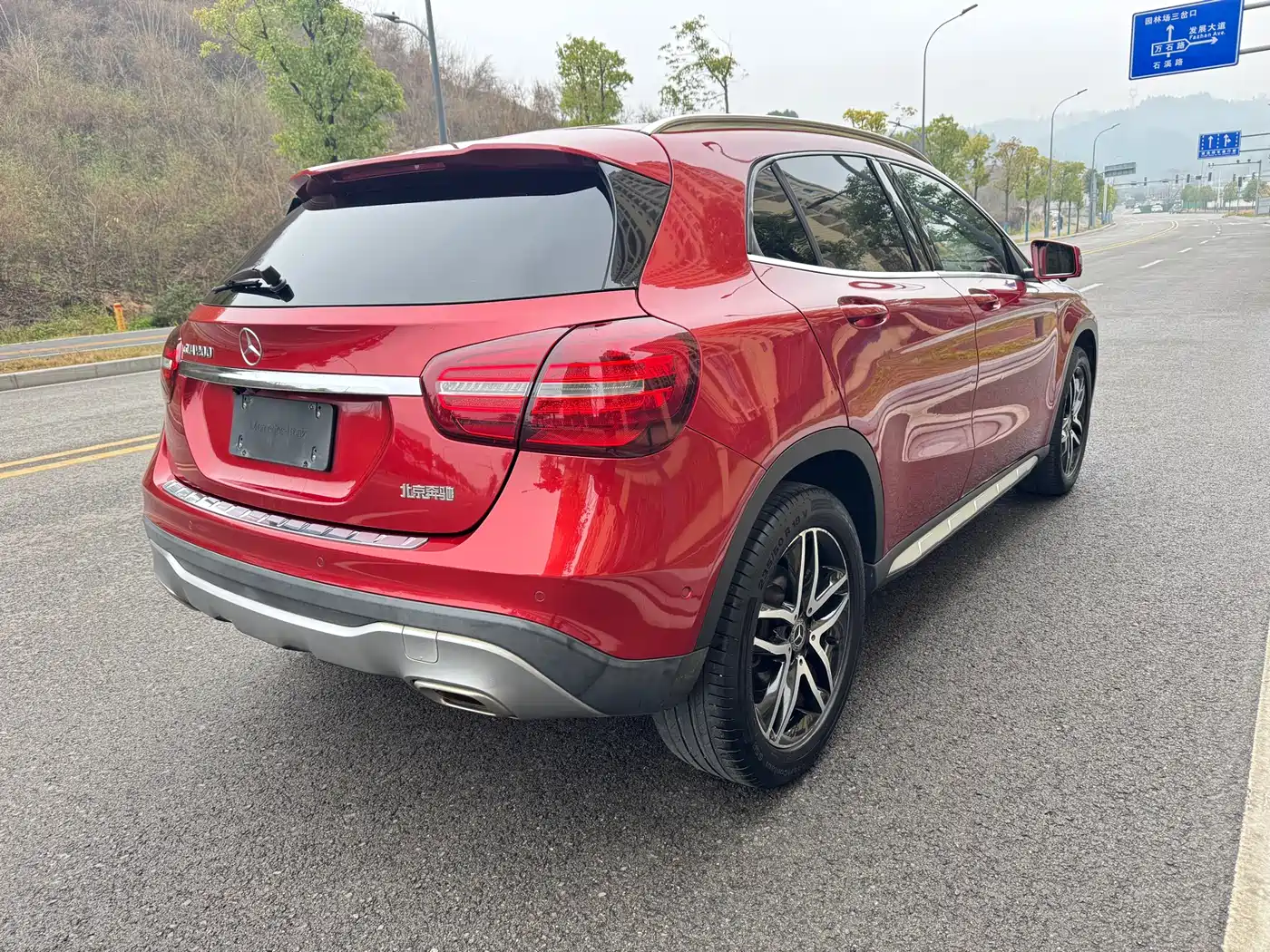 MERCEDES-BENZ GLA