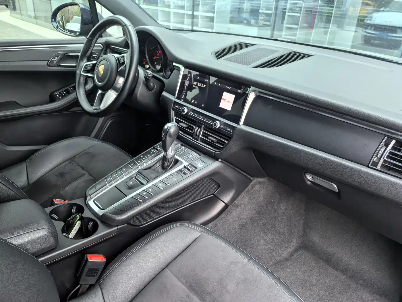 Porsche Macan 2020 Macan 2.0T фото 2