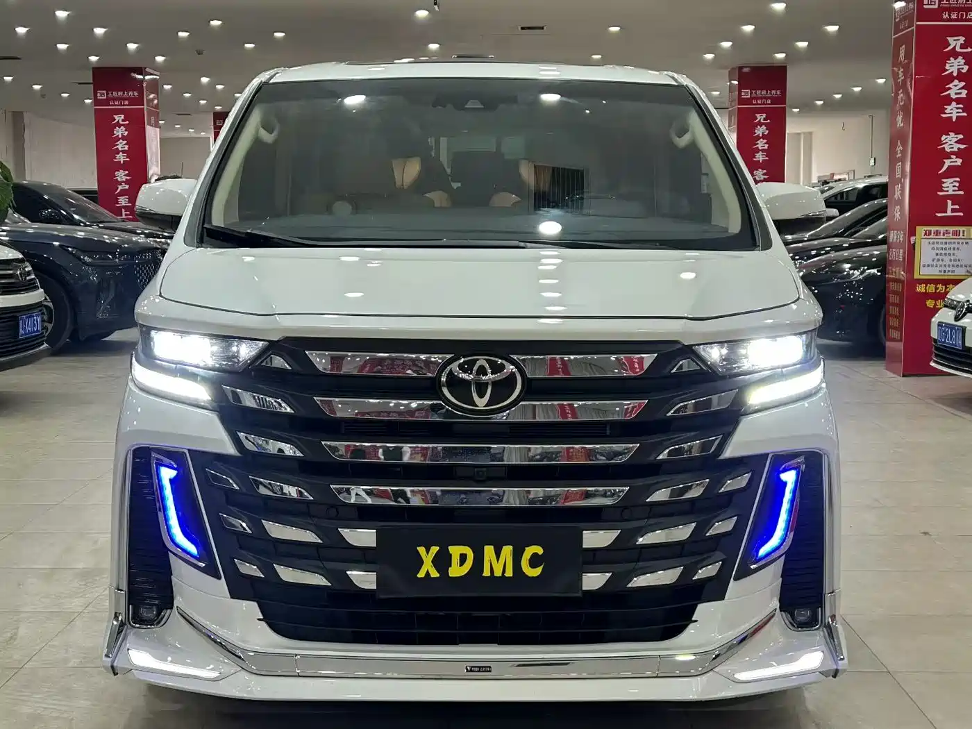 Toyota Vellfire 2021 Crown Hybrid 2.5L HV Premium Edition фото 2