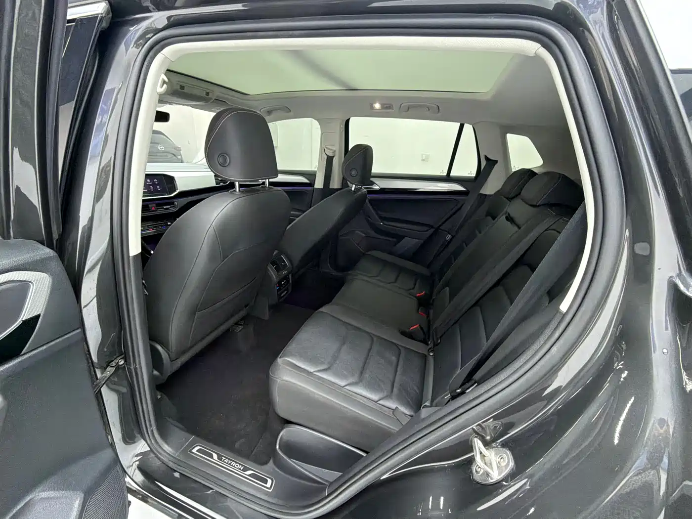 Volkswagen Tayron 2022 280TSI 2WD Luxury Smart Connect Edition фото 15