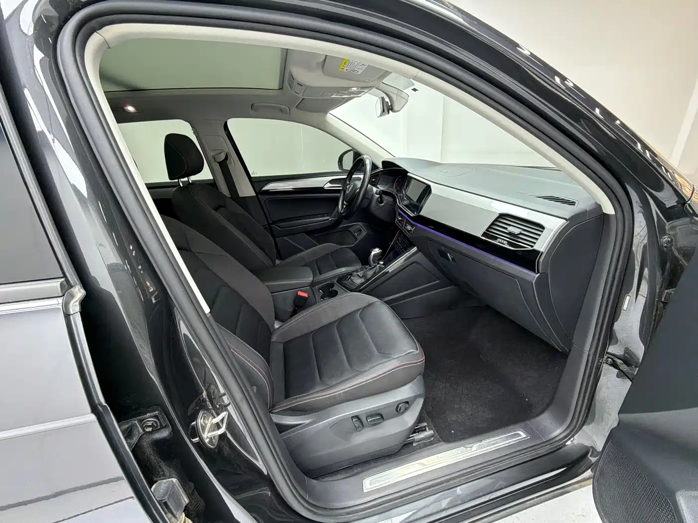 Volkswagen Tayron 2022 280TSI 2WD Luxury Smart Connect Edition фото 17