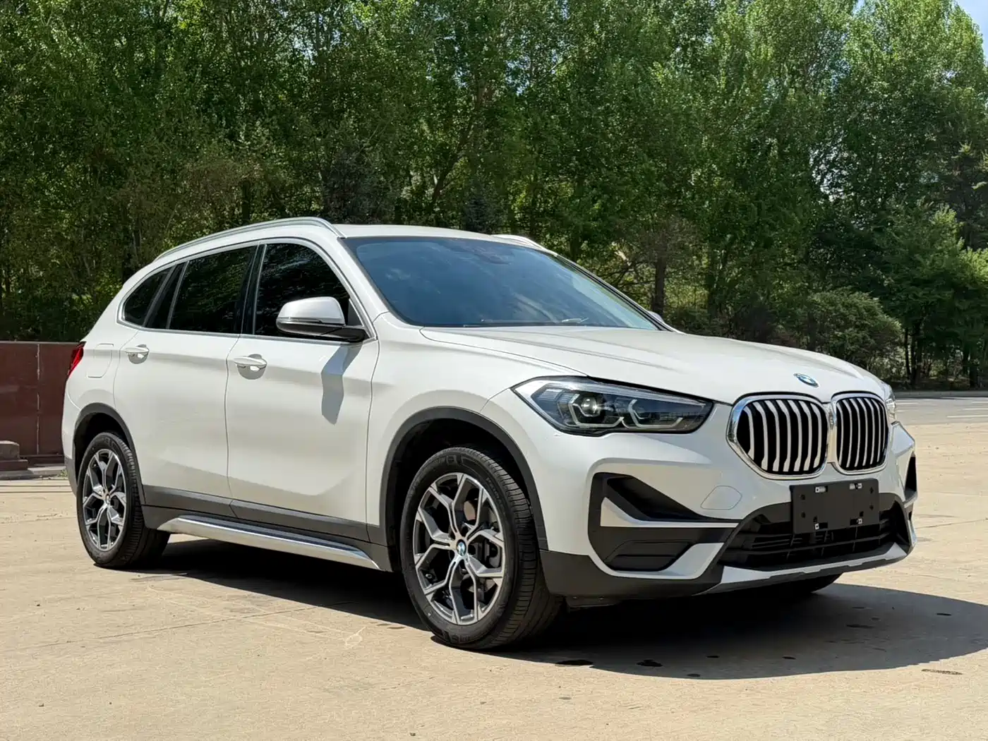 BMW X1 2022 sDrive20Li Fashion фото 3