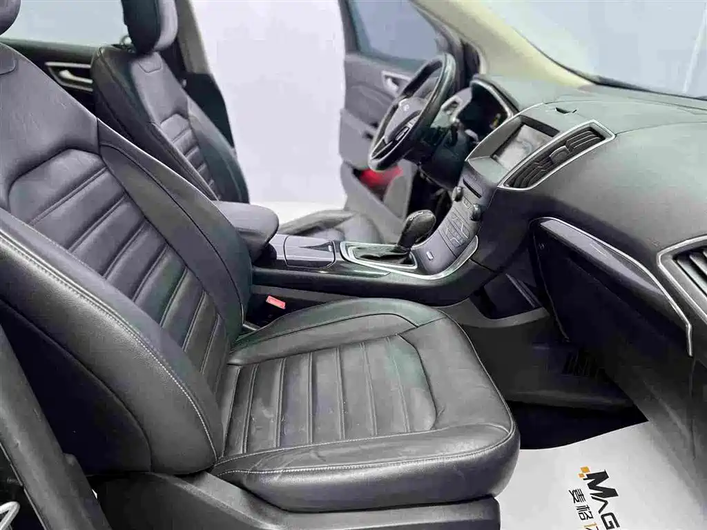 Фото 10 - Ford Edge