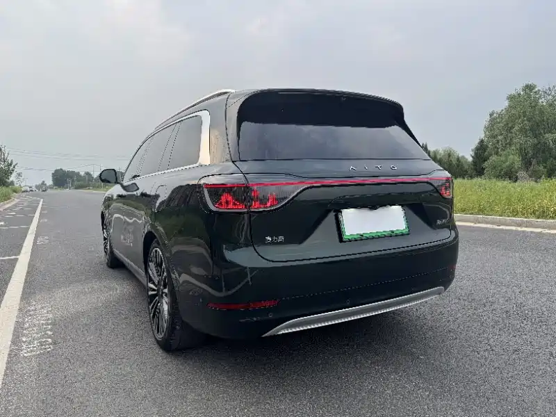 AITO Wenjie AITO M9 2024 Extended Range Ultra 42kWh 6-Seater фото 9