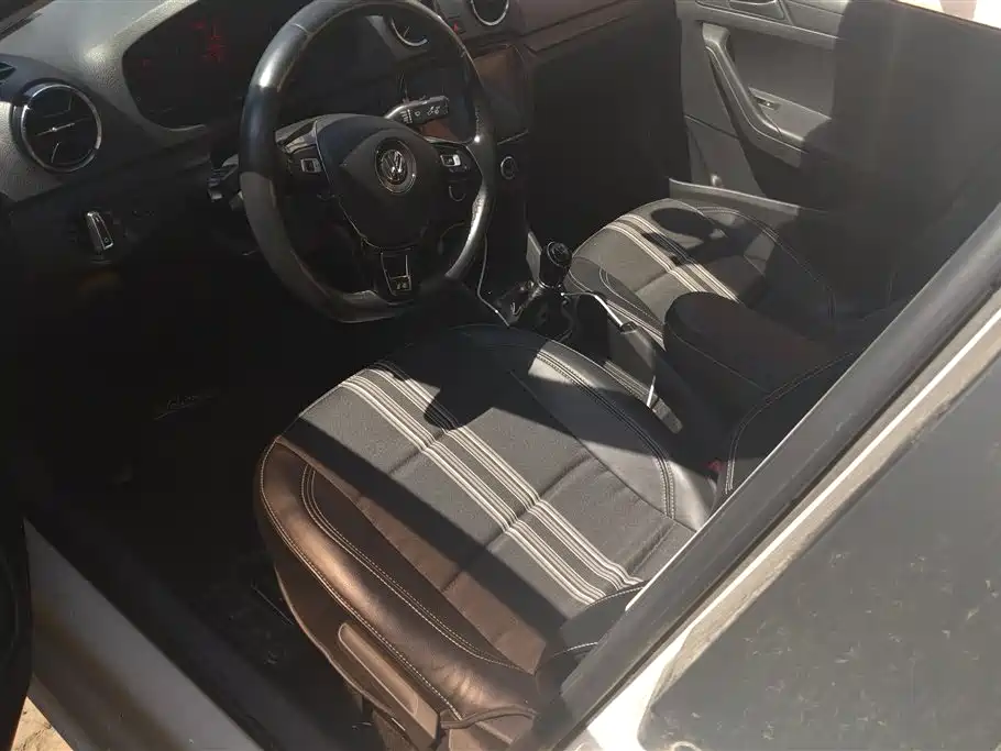 Volkswagen Jetta 2017 1.5L Manual Fashion фото 9