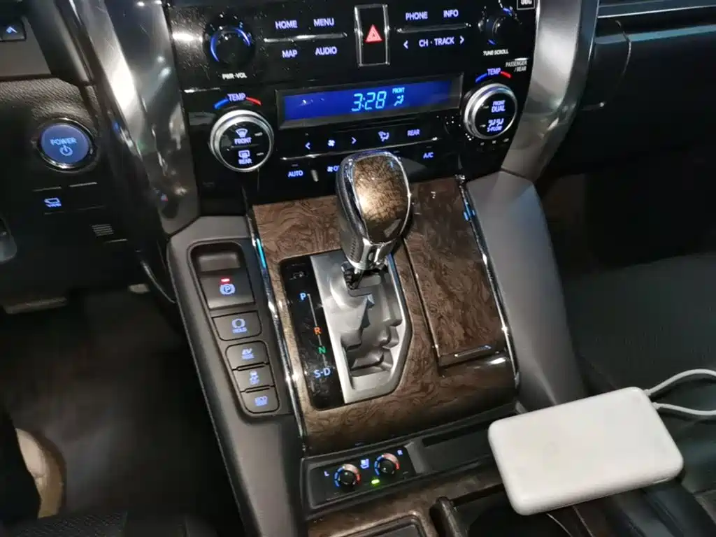 Toyota Vellfire 2023 Crown Hybrid 2.5L HV Ultimate фото 14