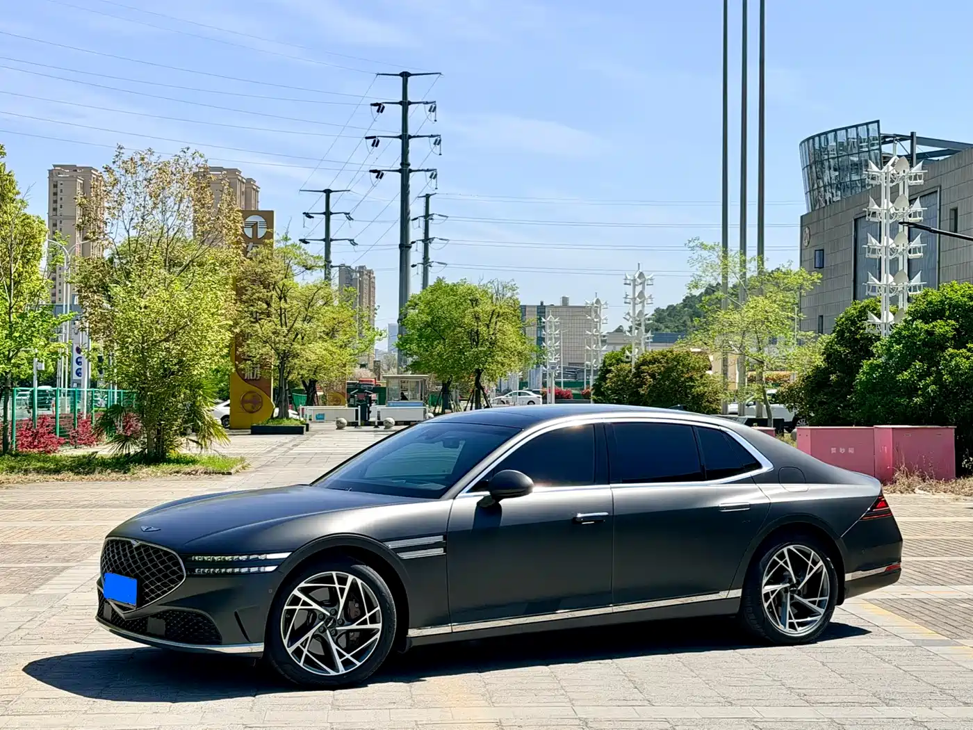 Genesis G90 2023 3.5T Luxury Version