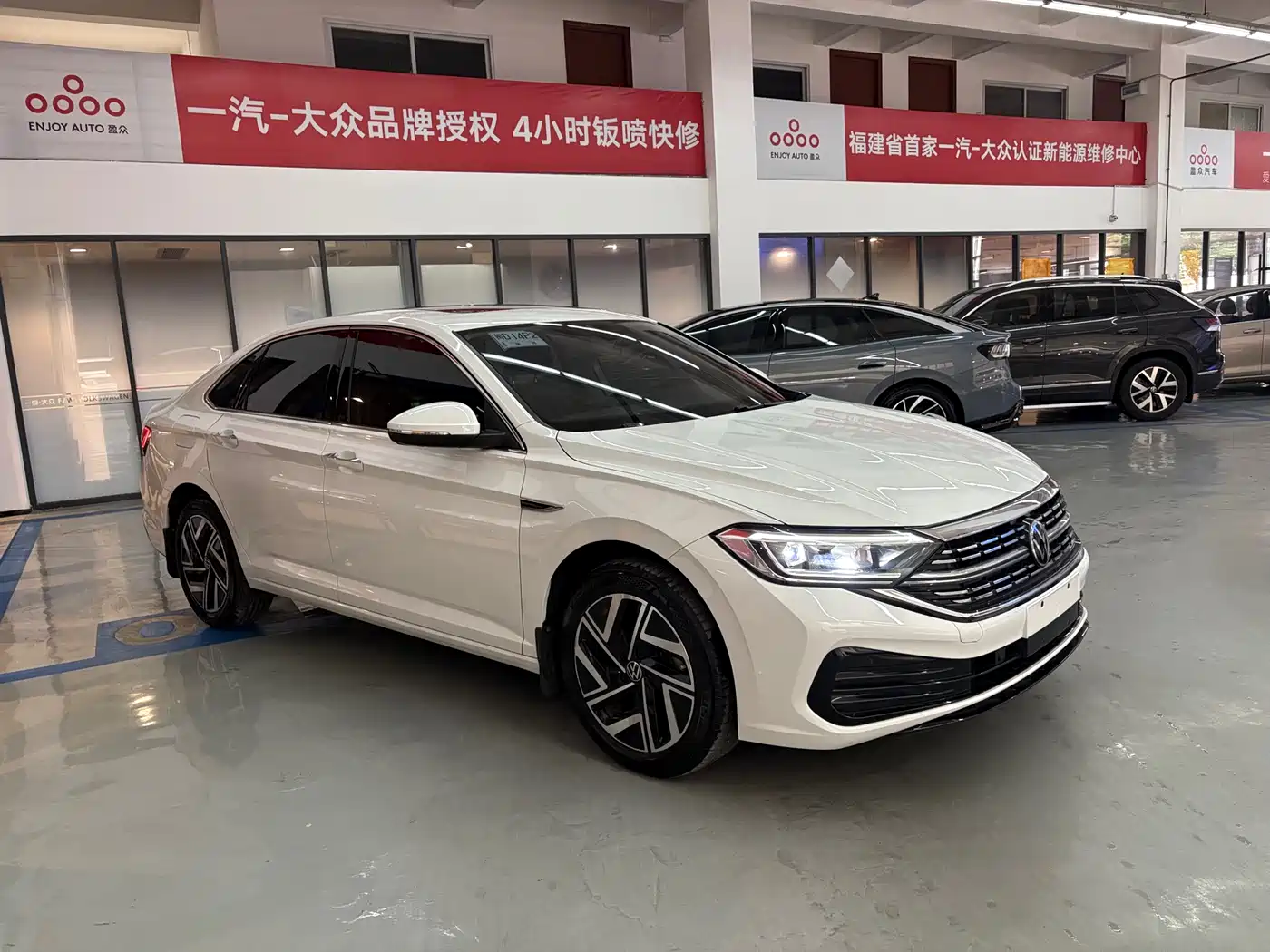 Volkswagen Sagitar 2023 300TSI DSG Surpassing Edition фото 6