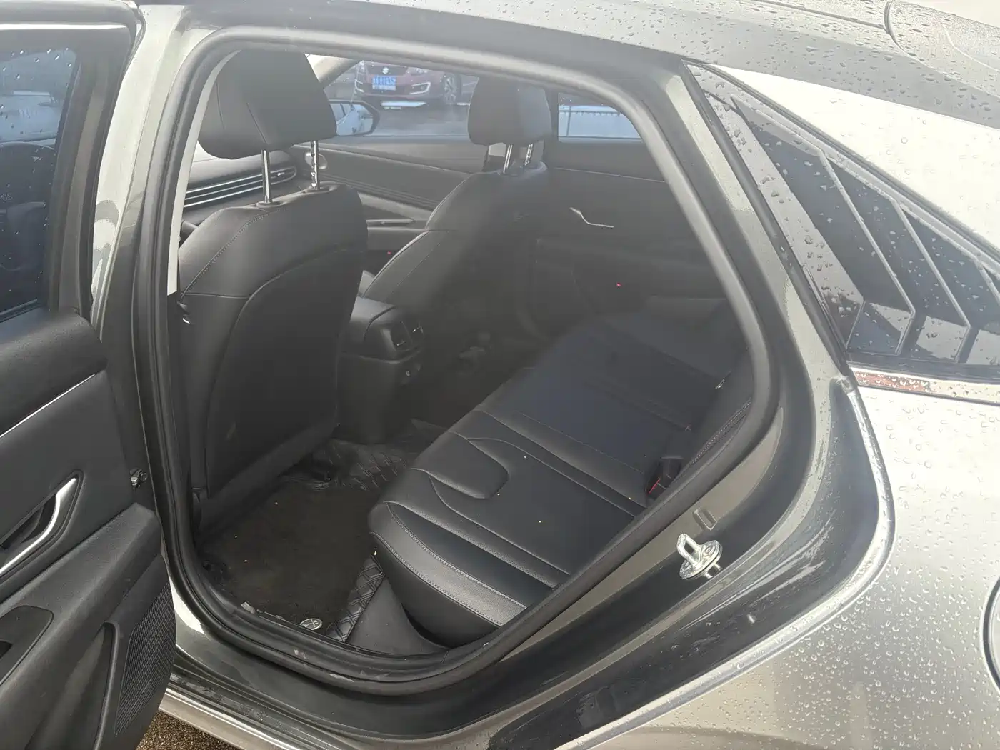 Hyundai Elantra 2023 Model 1.5L CVT LUX Premium Edition фото 13
