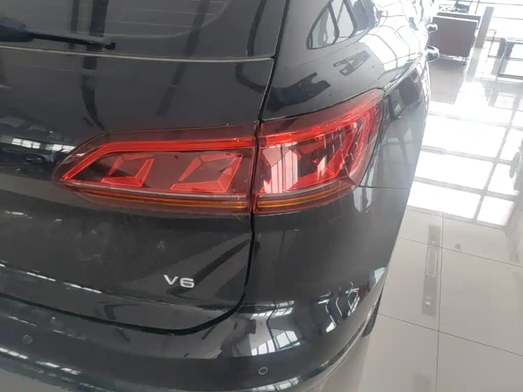 Фото 8 - Volkswagen Touareg