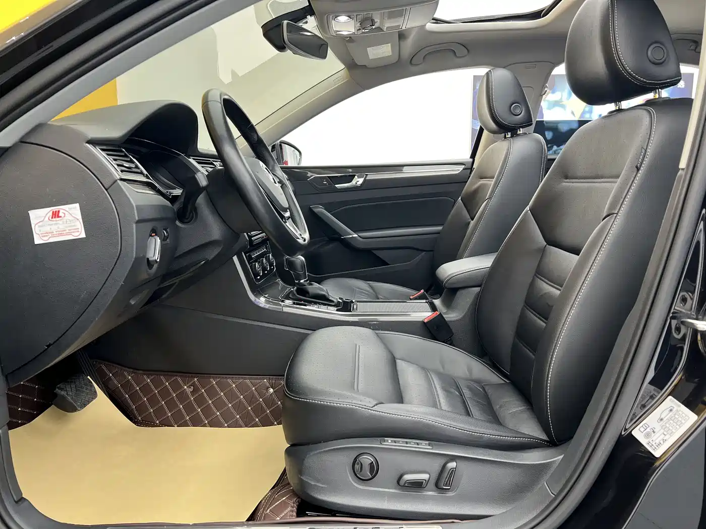 Volkswagen Passat 2017 330TSI DSG Luxury фото 4