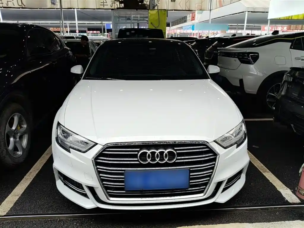 Audi A3 2019 Limousine 35 TFSI Fashion China V фото 3