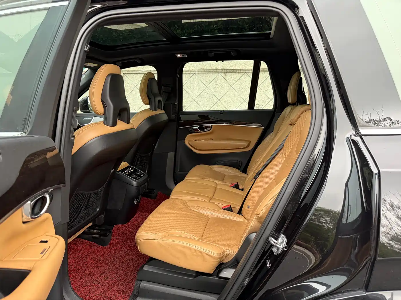 Photo 7 - Volvo XC90