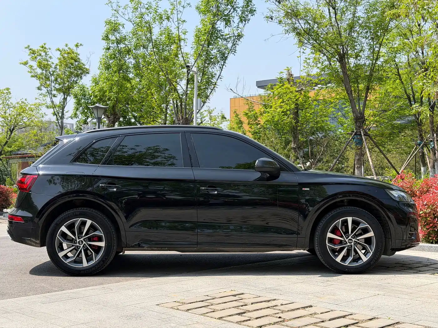Audi Q5L 2024 Model 40 TFSI Luxury Dynamic фото 17