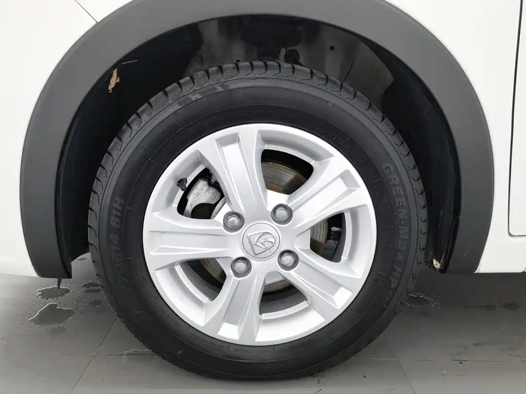 Photo 17 - Baojun 310