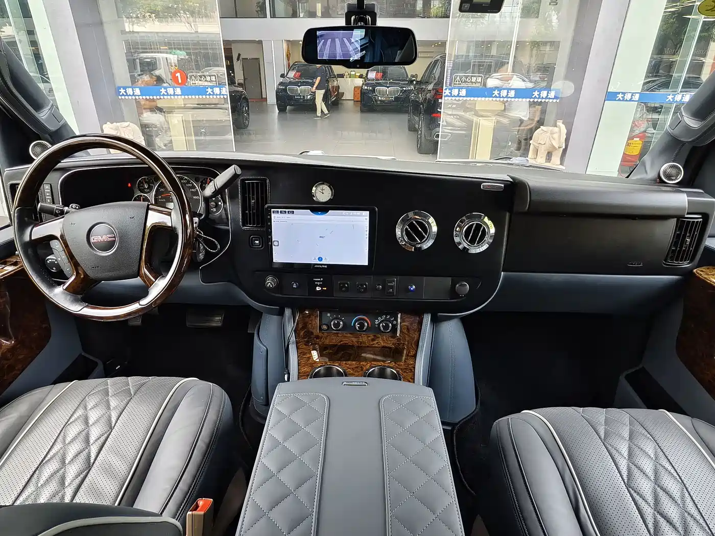 GMC Savana 2018 2017 6.0L G660S Elegance Panoramic Roof Edition