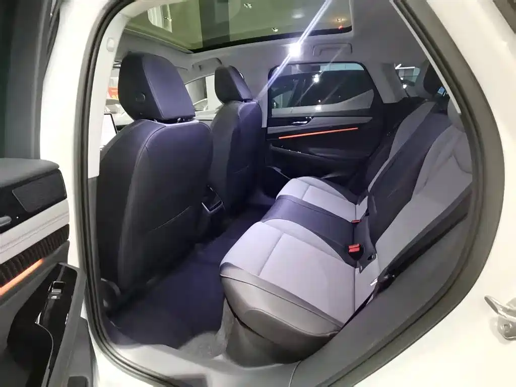 VOLKSWAGEN ID.7 VIZZION