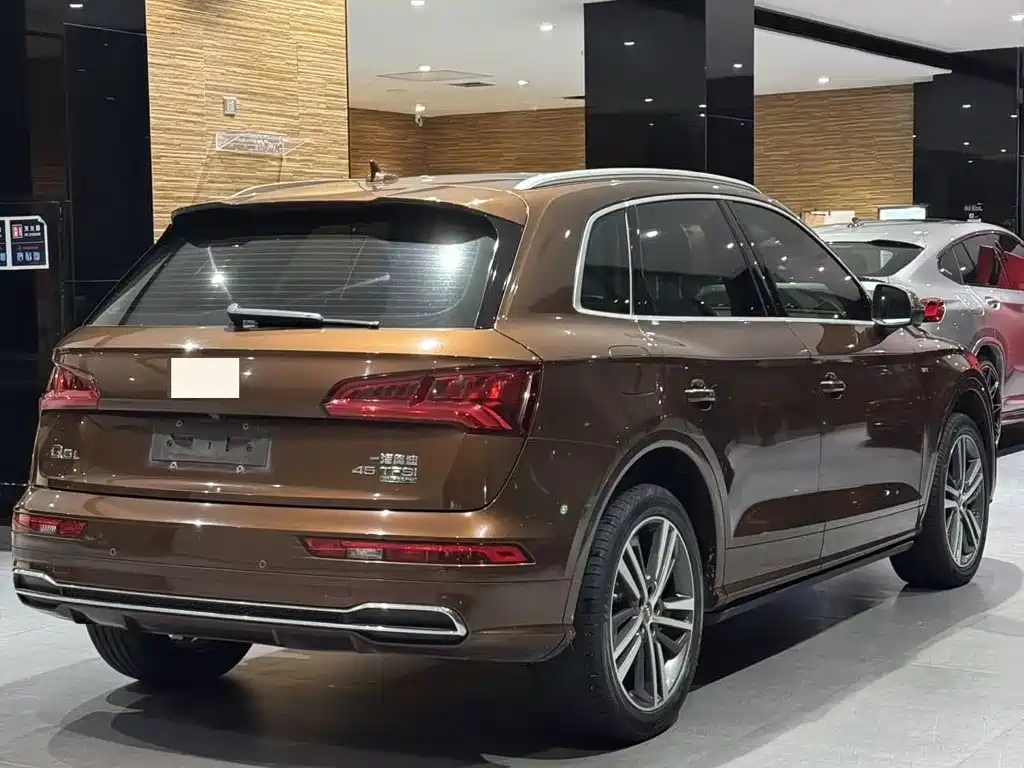 Photo 6 - Audi Q5L
