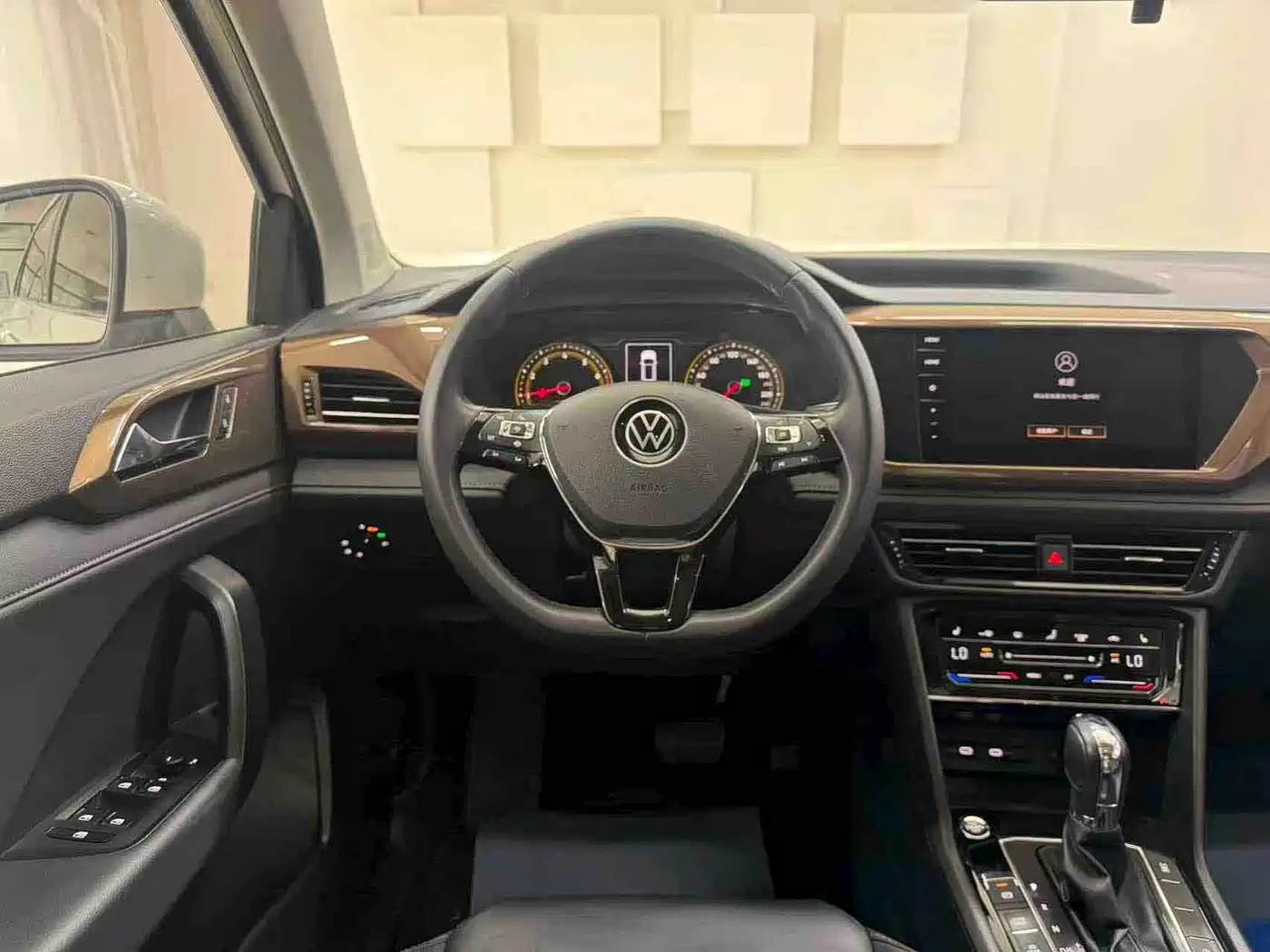 Volkswagen Tharu 2021 280TSI 2WD Luxury Plus фото 16