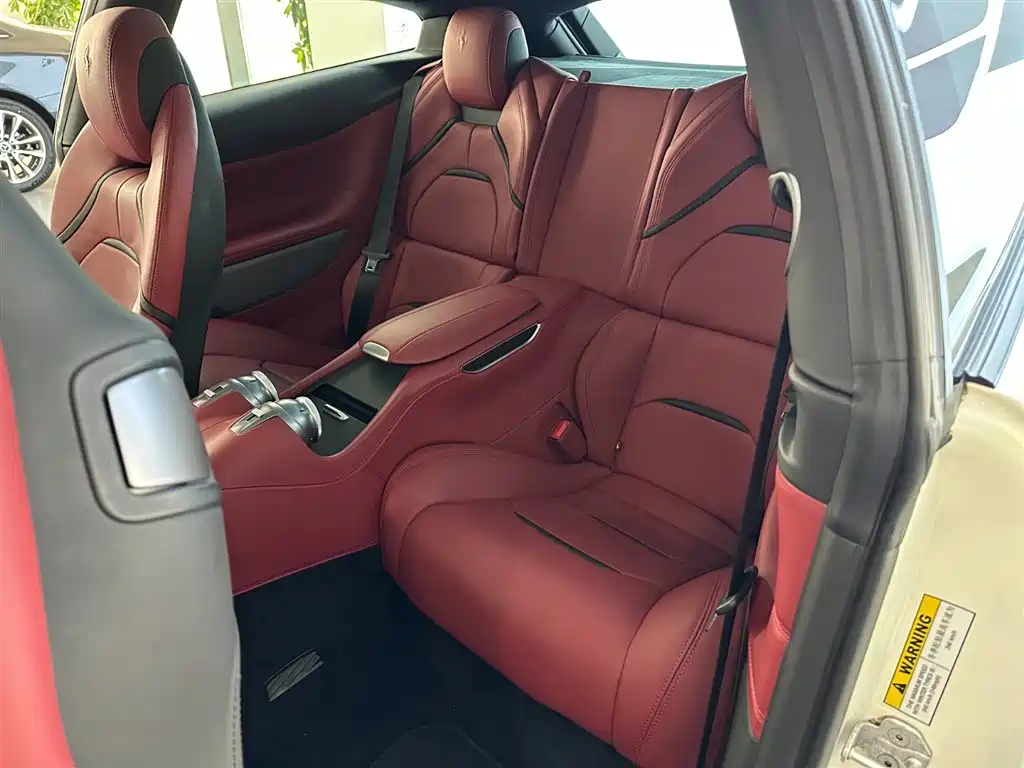 Ferrari GTC4Lusso 2017 3.9T V8 фото 4
