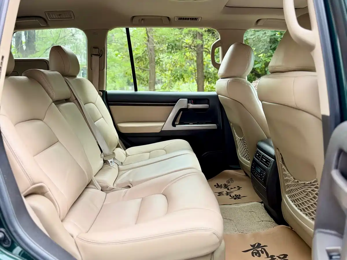 Toyota Land Cruiser 2010 Model 4.0L Automatic VX фото 13