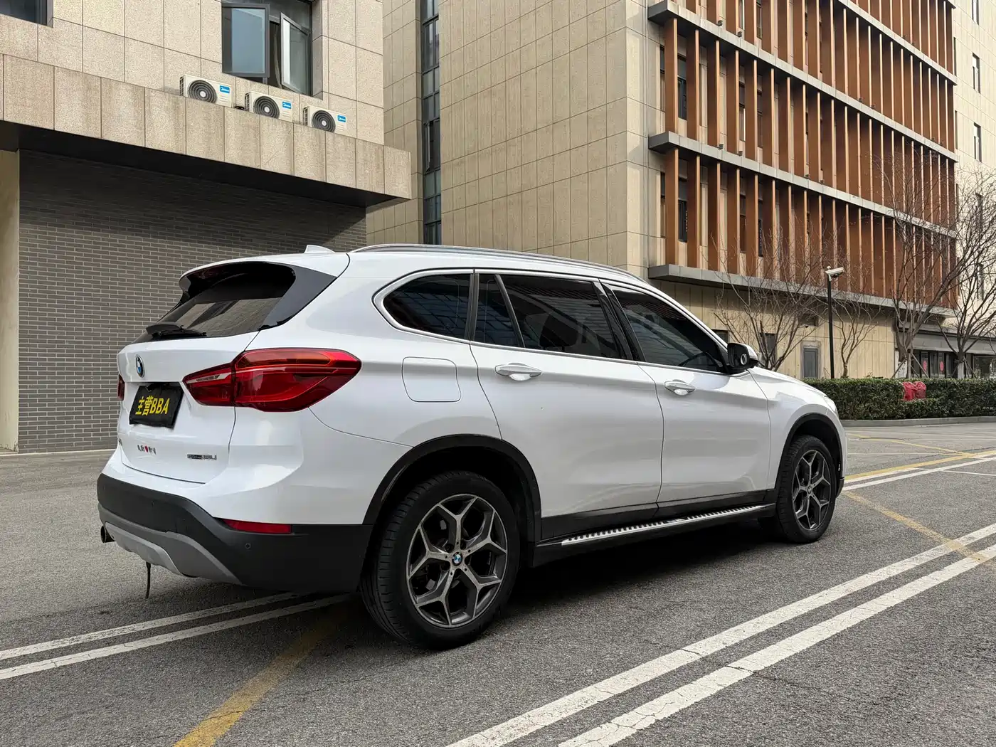 BMW X1 2018 sDrive18Li Premium Model фото 23