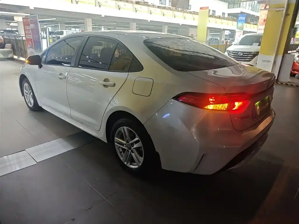 Toyota Levin 2021 185T CVT Luxury Edition фото 5