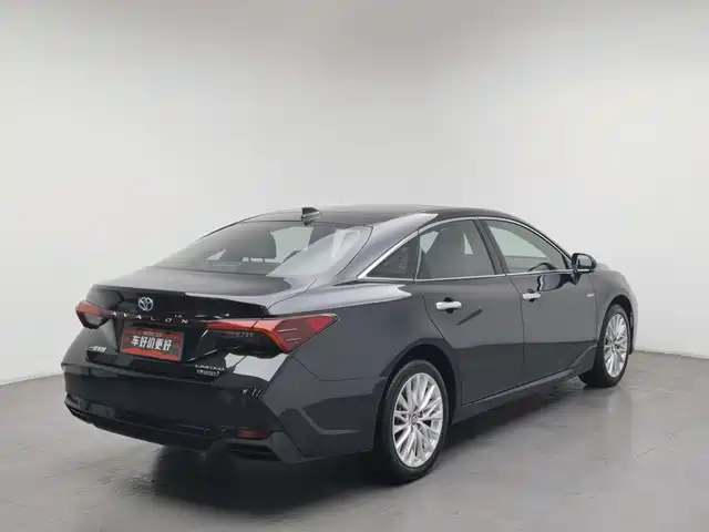 Toyota Avalon 2022 Hybrid 2.5L XLE Premium Edition — фото 2