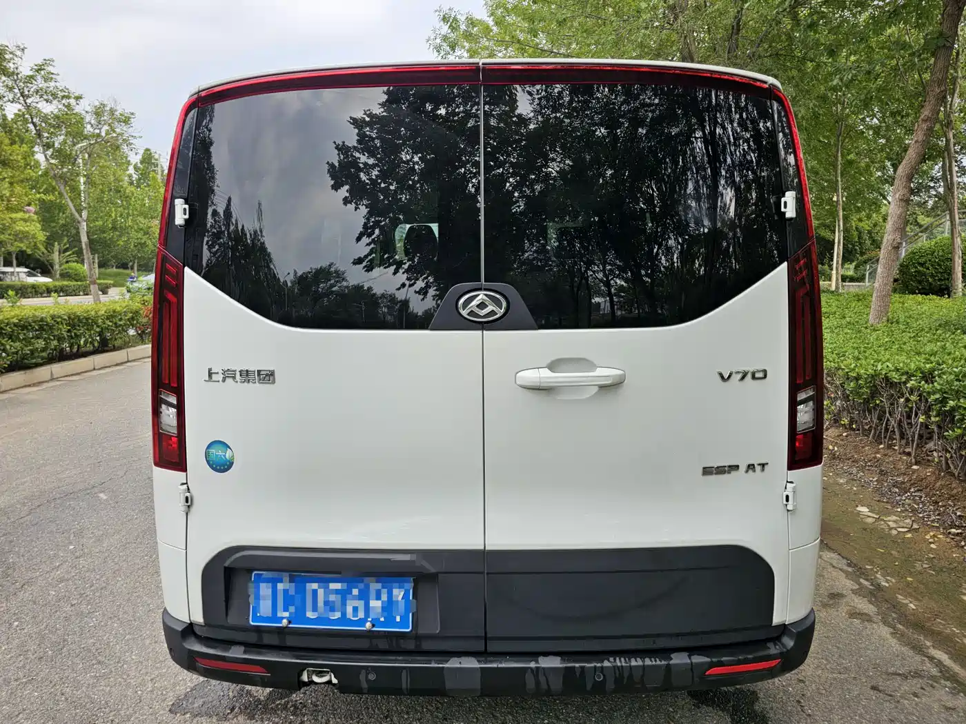 SAIC Maxus Xintu V70 2023 Model 2.0T Elite Edition Automatic Short Wheelbase Low Roof 5/6-Seater фото 6