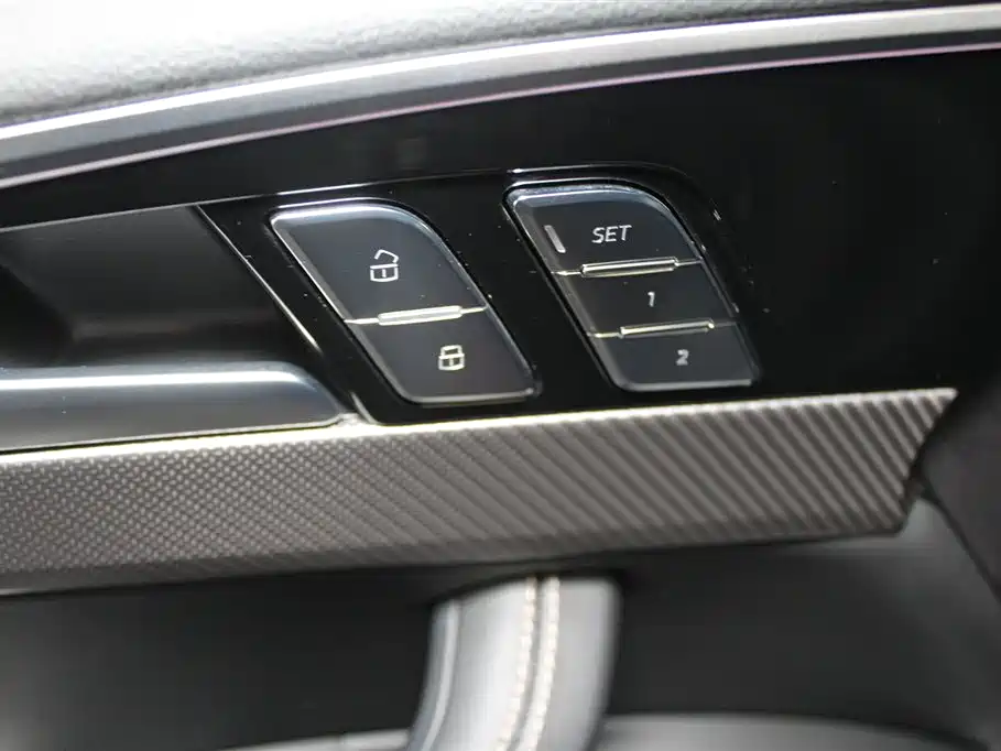 Audi A4L 2024 40 TFSI quattro RS Kit Speed Edition фото 9
