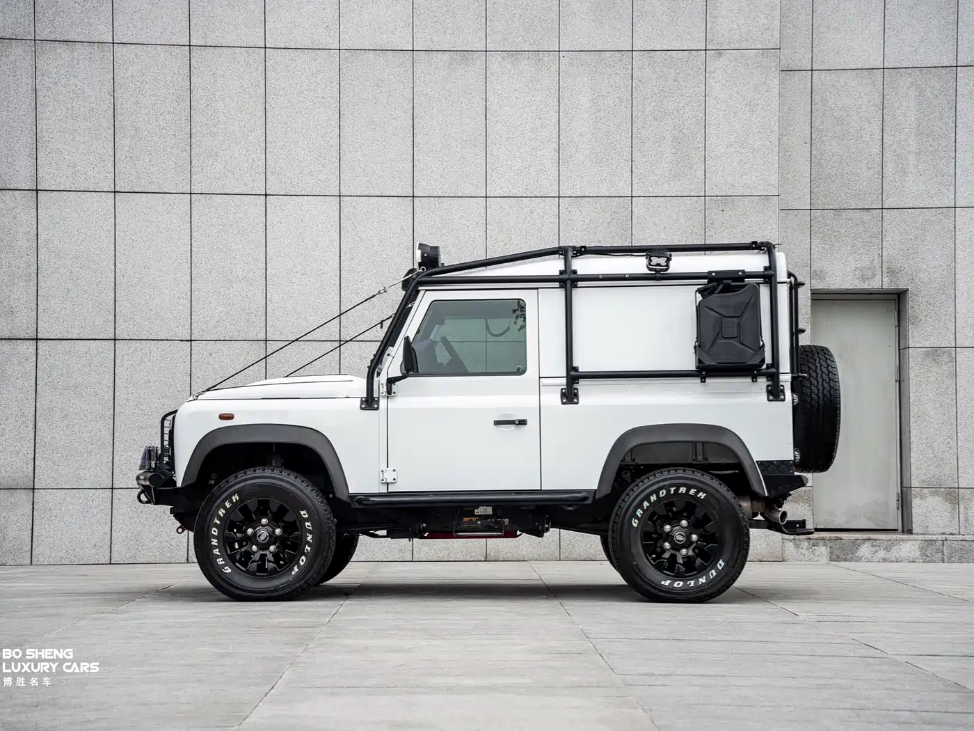 Land Rover Defender фото 3