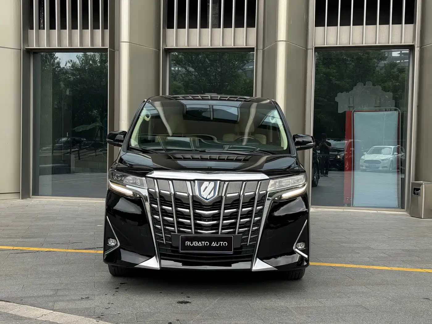 Toyota Alphard 2019 Hybrid 2.5L Luxury фото 5