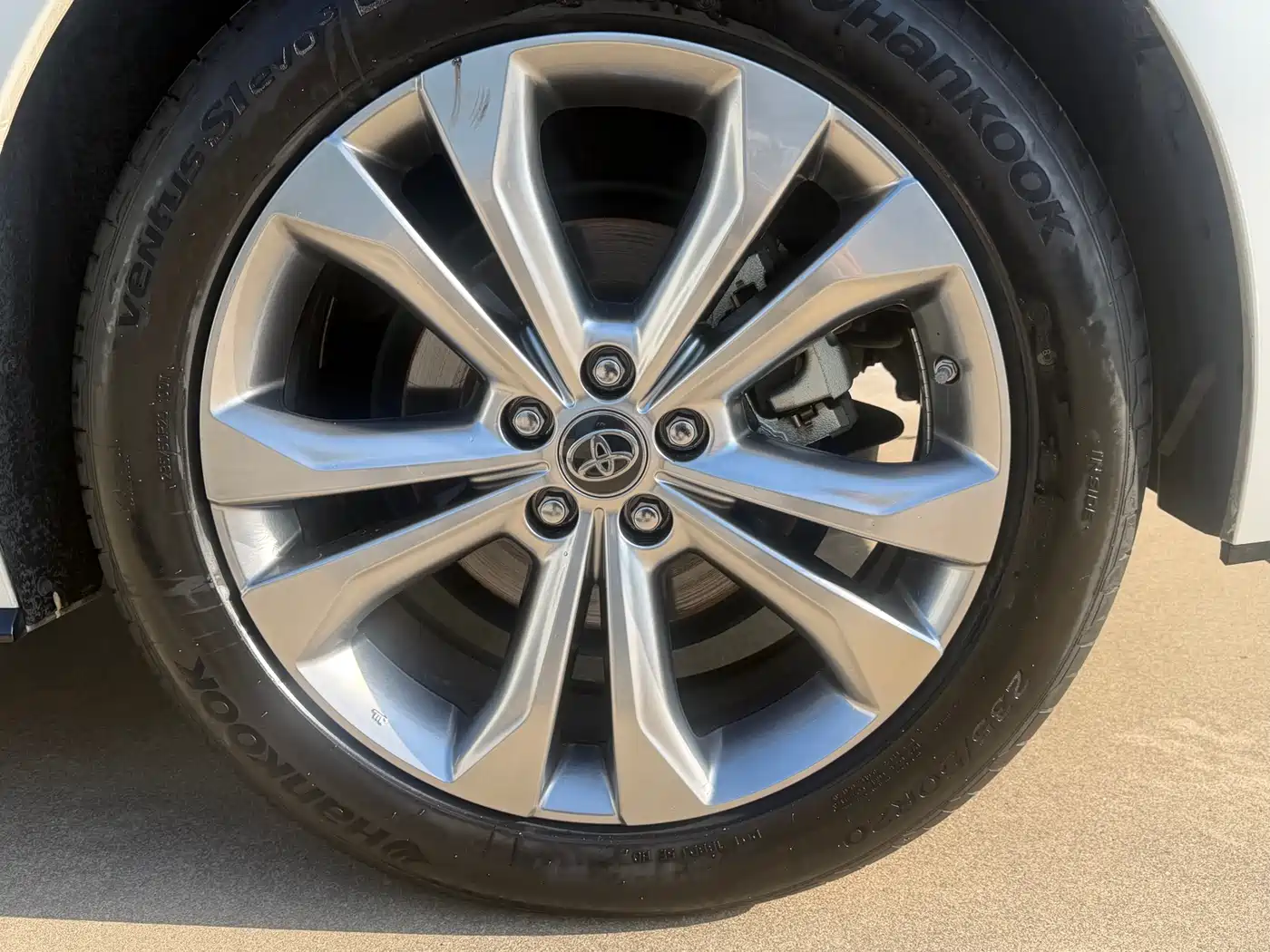 Toyota Sienna 2023 2.5L Hybrid Premium Edition фото 14