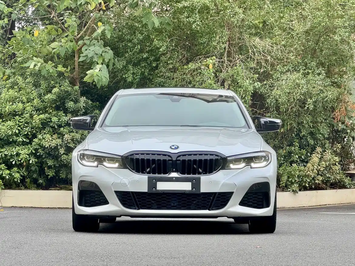 BMW 3-SERIES