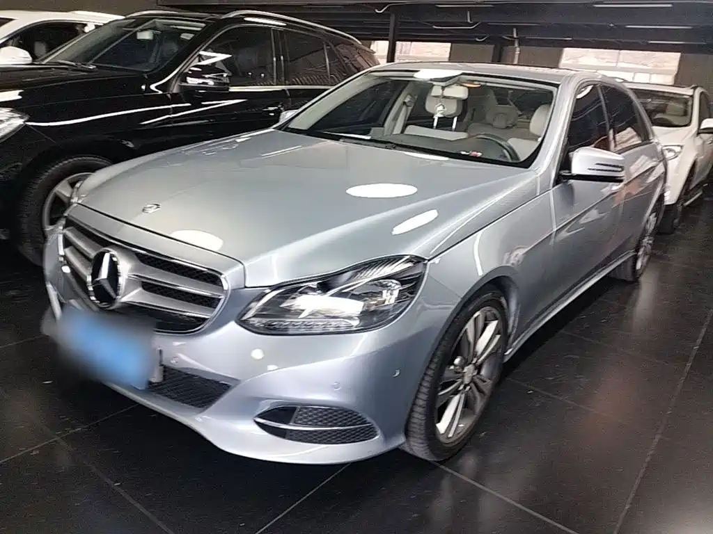 Фото 2 - Mercedes-Benz E-Class