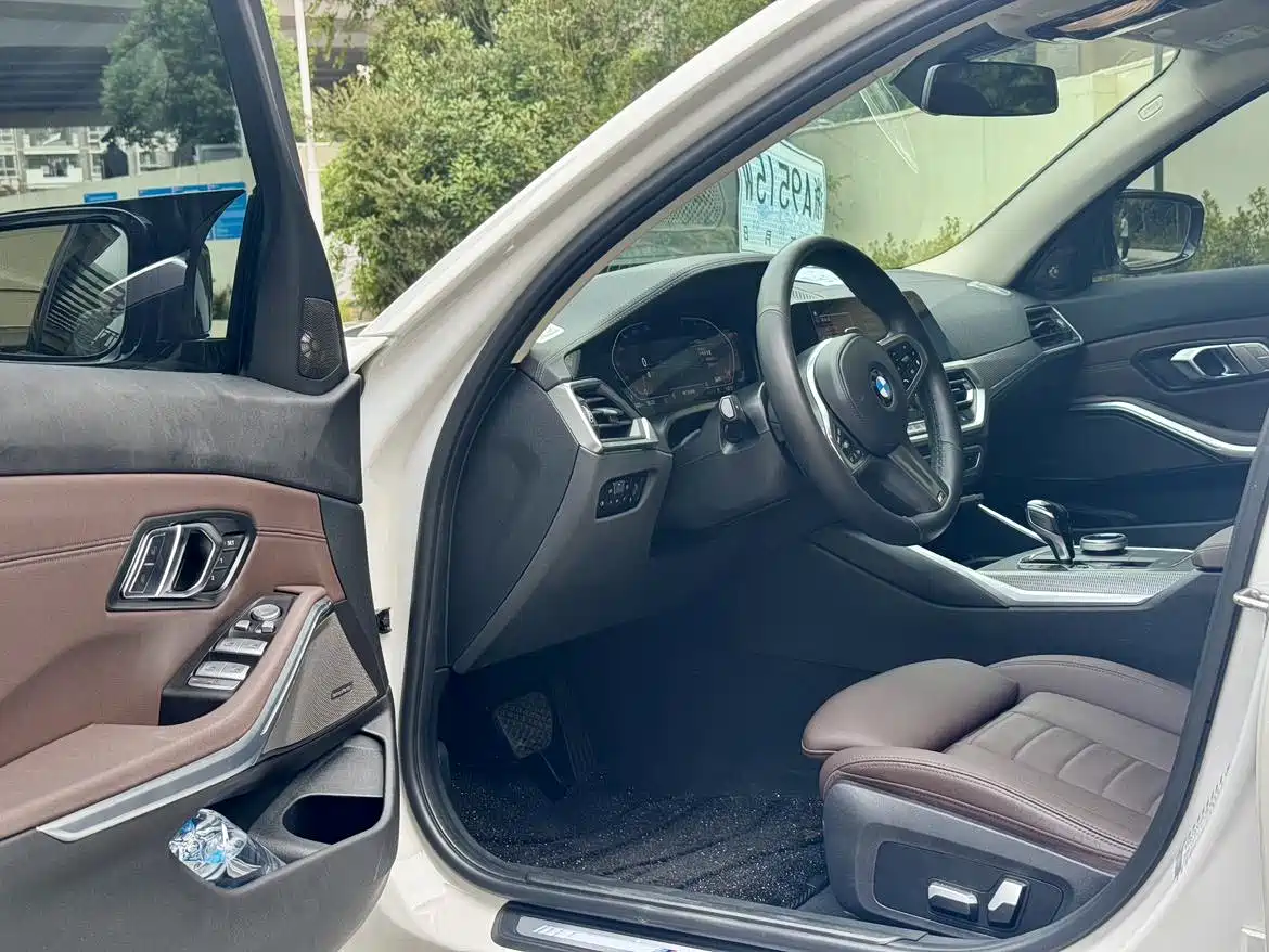 BMW 3-SERIES