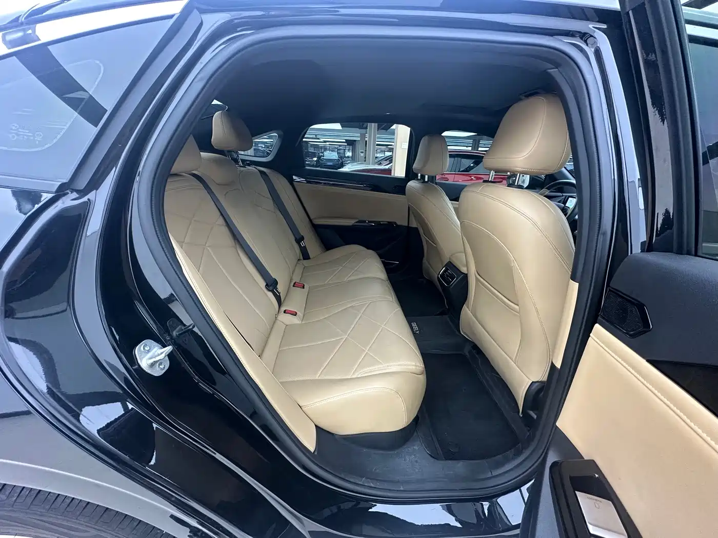 Geely Galaxy Galaxy L6 2024 125km PLUS Soaring Dragon Edition фото 23