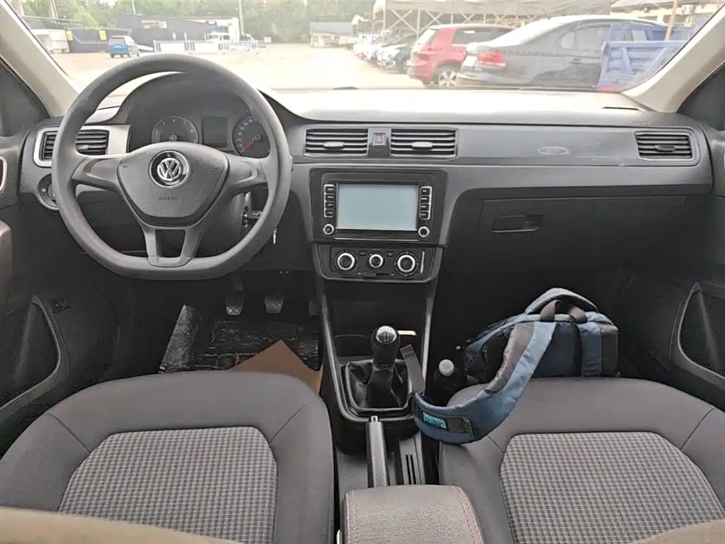 Volkswagen Santana 2016 1.6L Manual Trend Edition фото 10